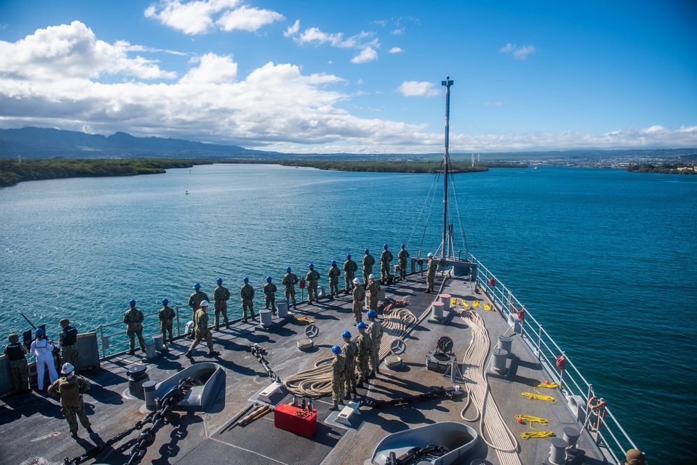 USS Harpers Ferry Arrives in Pearl Harbor