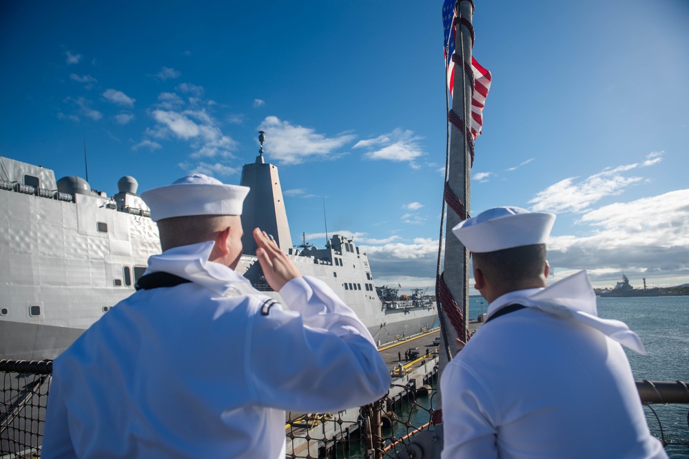 USS Harpers Ferry Arrives in Pearl Harbor