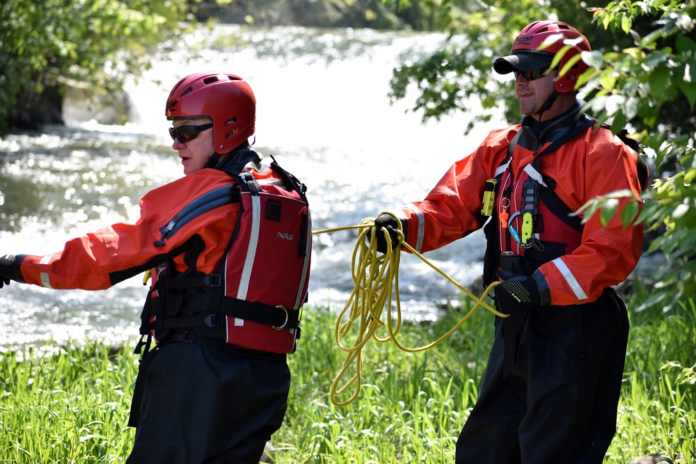 178 CES Airmen receive swift water rescue training