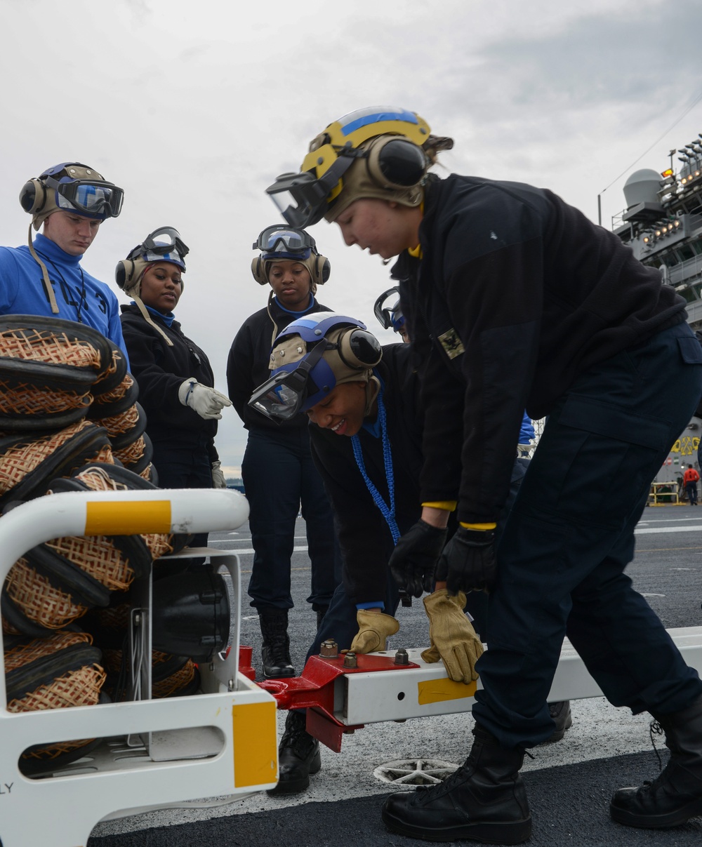 Nimitz Sailors Hitch Towbar