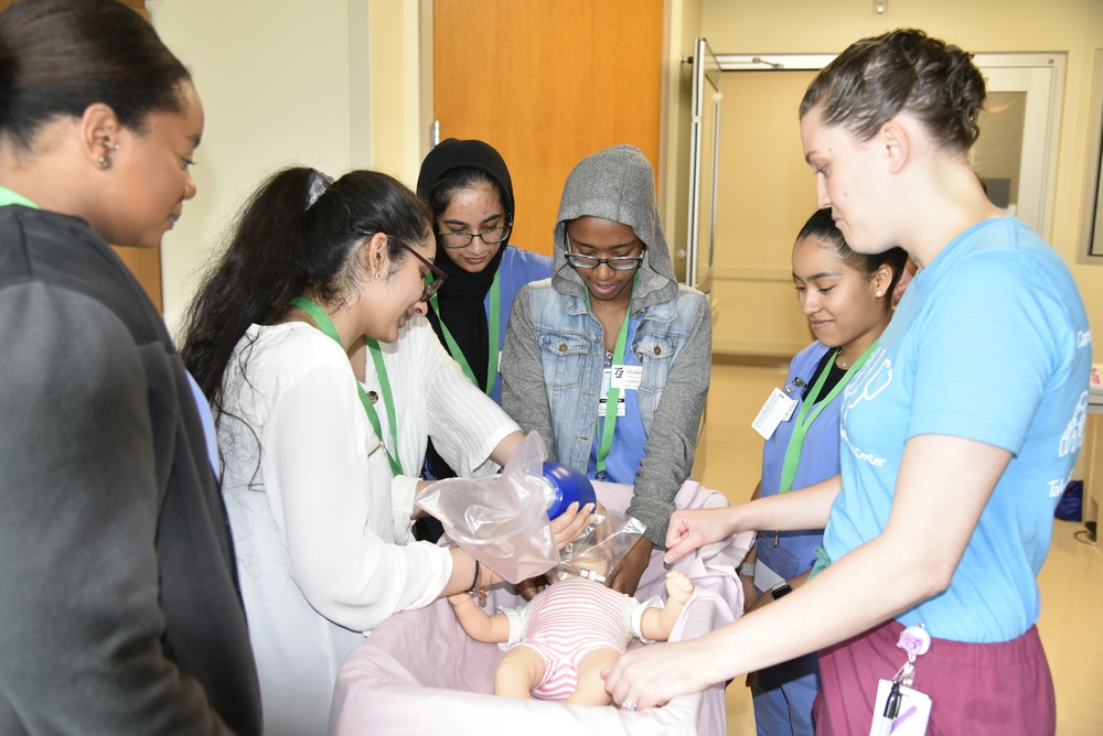 Students practice basic nursing skills at Walter Reed Bethesda