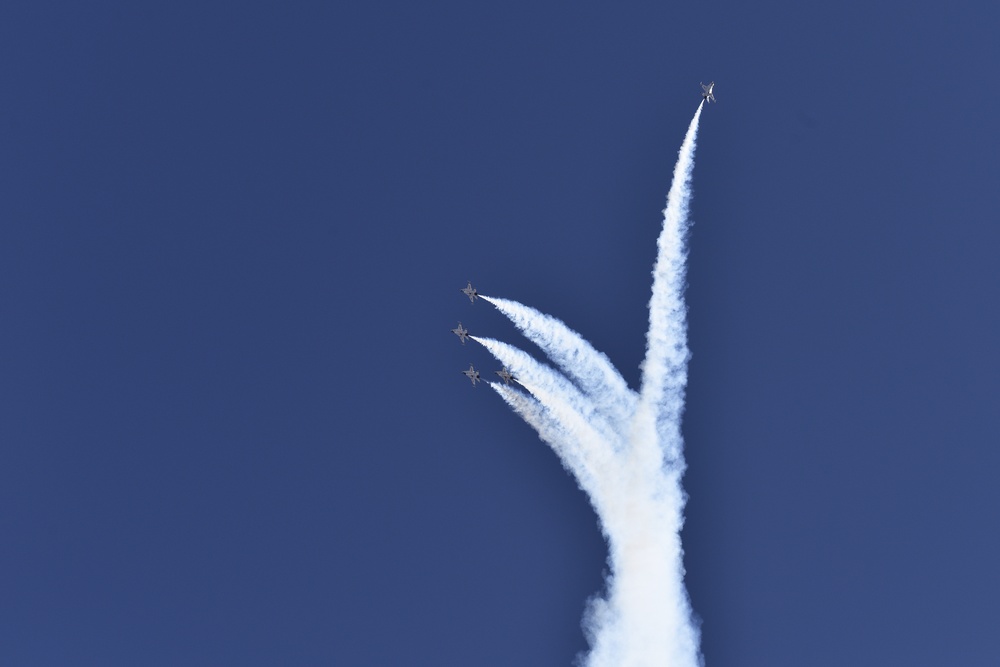 Kirtland Air Show hosts Thunderbirds, entertains thousands