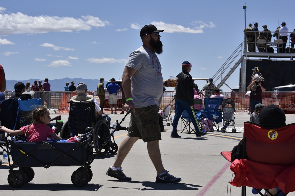 Kirtland Air Show hosts Thunderbirds, entertains thousands