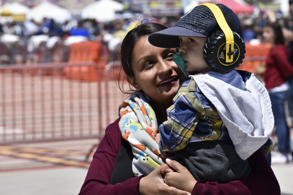 Kirtland Air Show hosts Thunderbirds, entertains thousands