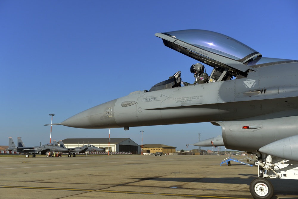 Air Force Reserve F-16's deploy to RAF Lakenheath