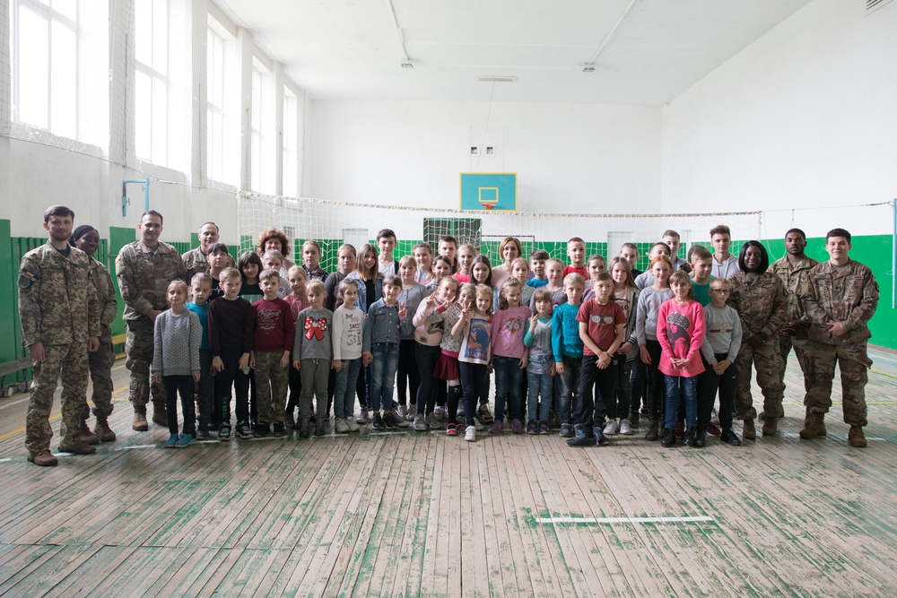 Task Force Carentan visits Starychi school students.