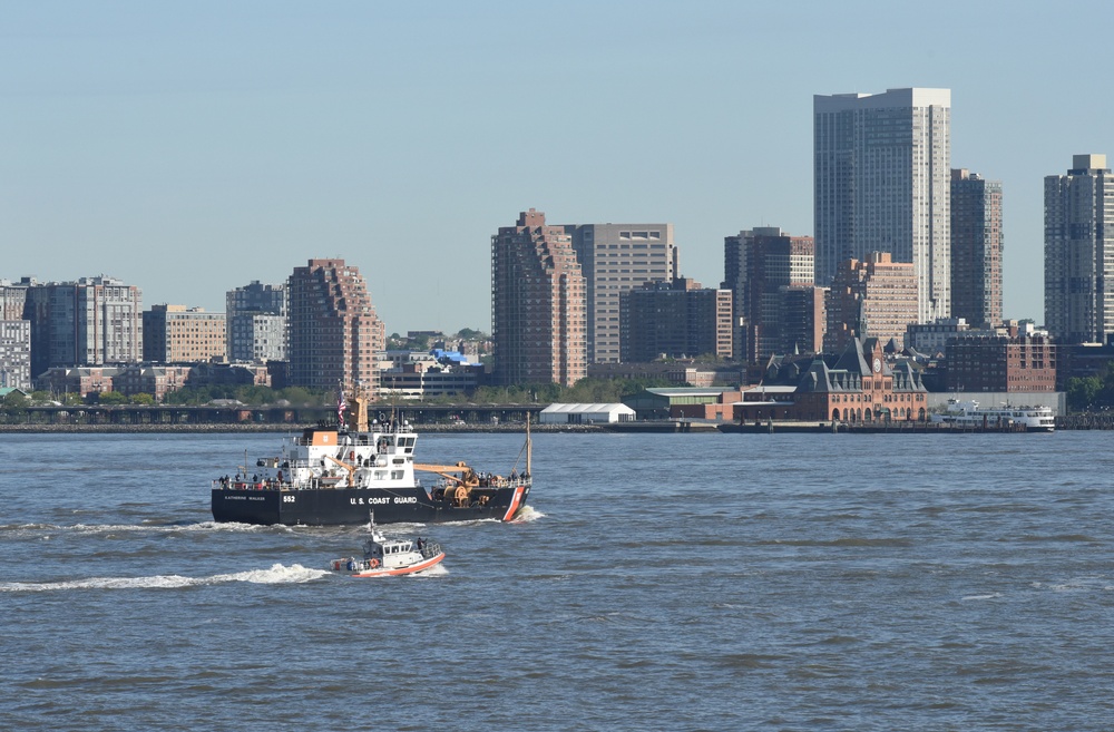 Coast Guard Participates in Fleet Week New York Parade of Ships 2019