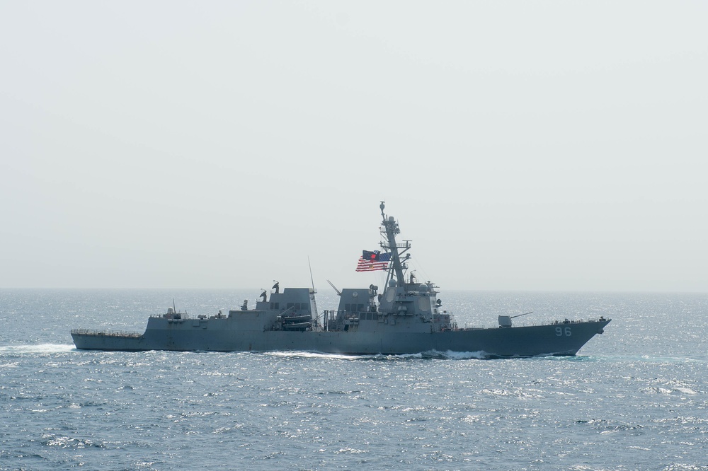 USS Leyte Gulf Goes Underway for Deployment