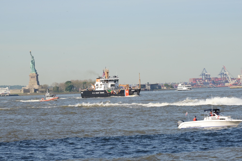 Coast Guard Participates in Fleet Week New York Parade of Ships 2019