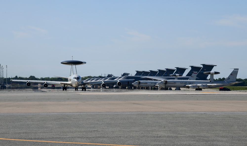 A day on the Dover AFB flight line