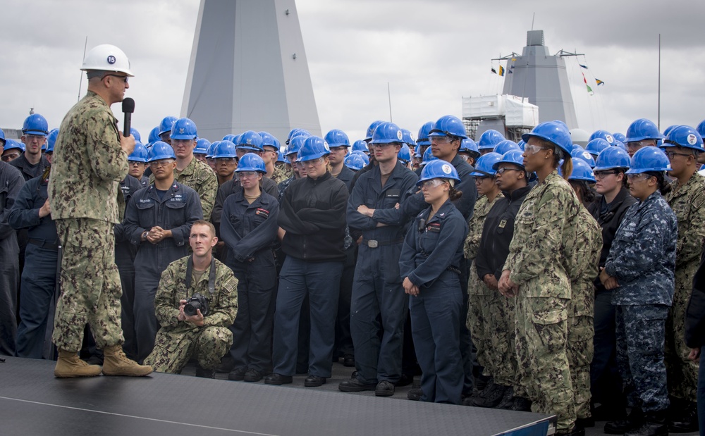 MCPON Smith Visits Essex Sailors