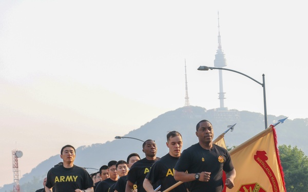 Soldiers conduct physical training at USAG Yongsan