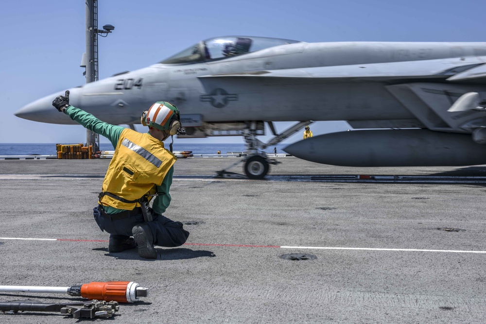 USS Ronald Reagan Conducts Flight Deck Certifications