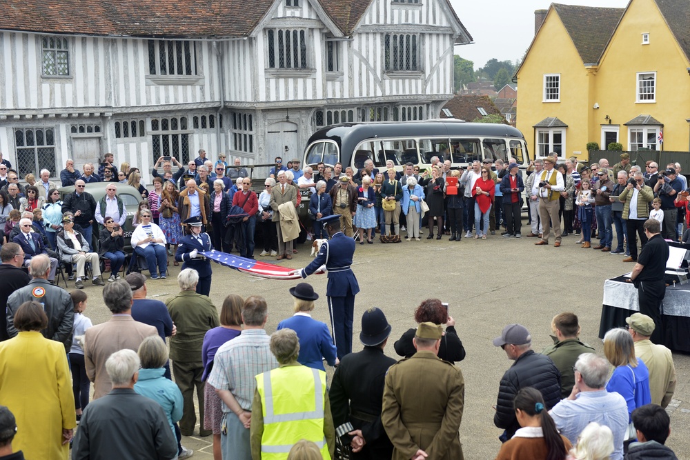 RAF Lakenheath, Mildenhall Airmen participate in Lavenham remembrance ceremony