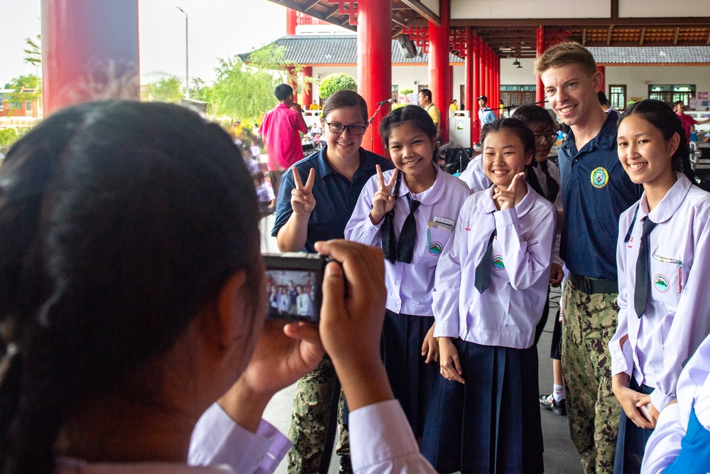 Pacific Partnership 2019 Personnel Visit Thai Students