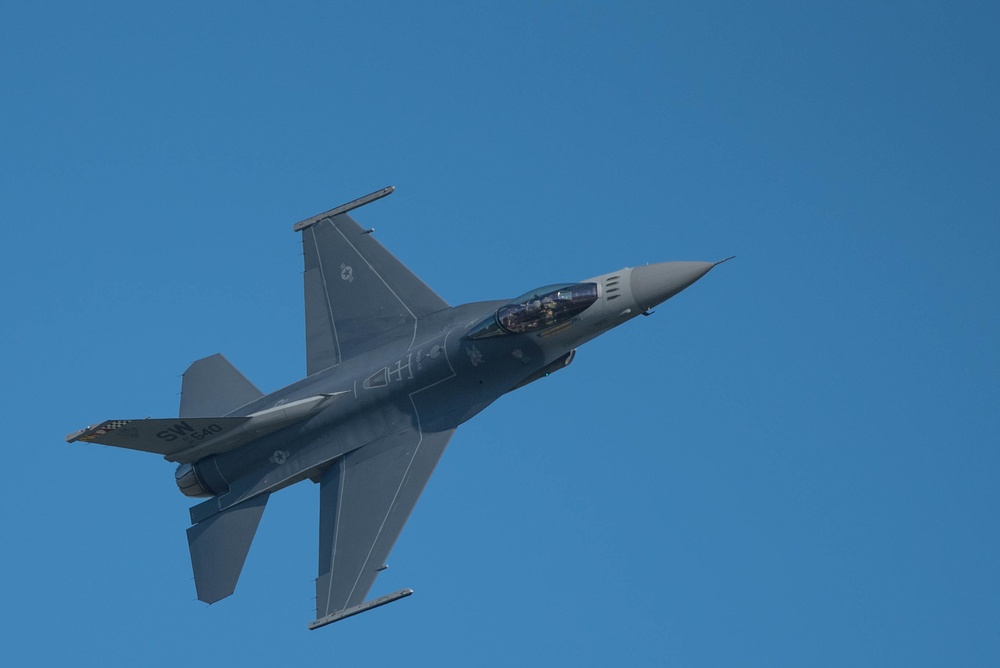 F-16 Viper Demostration Team