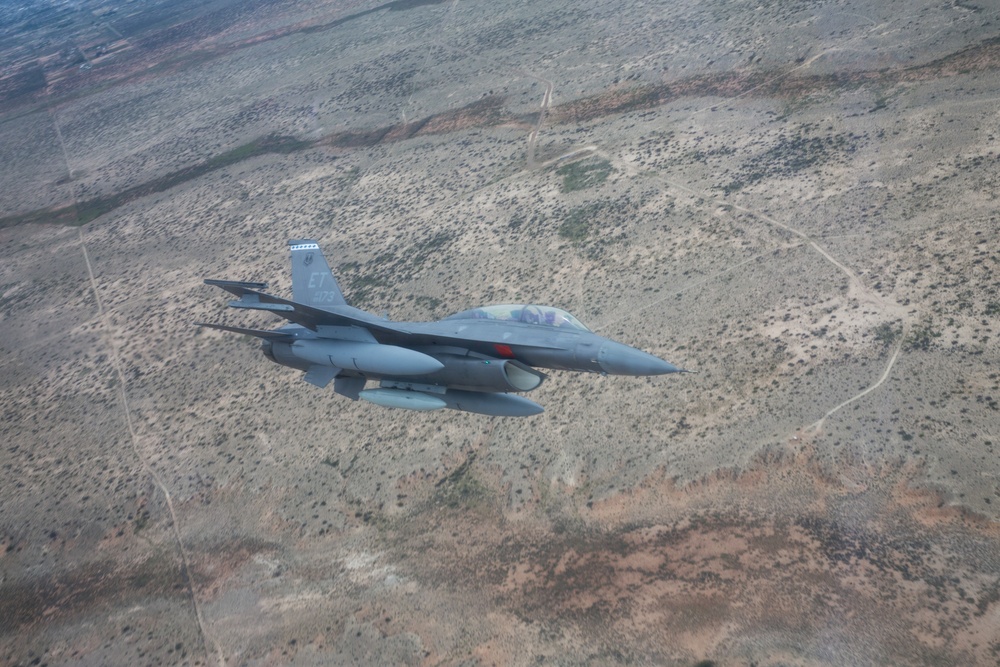 F-16 Prepares to Land at Holloman AFB