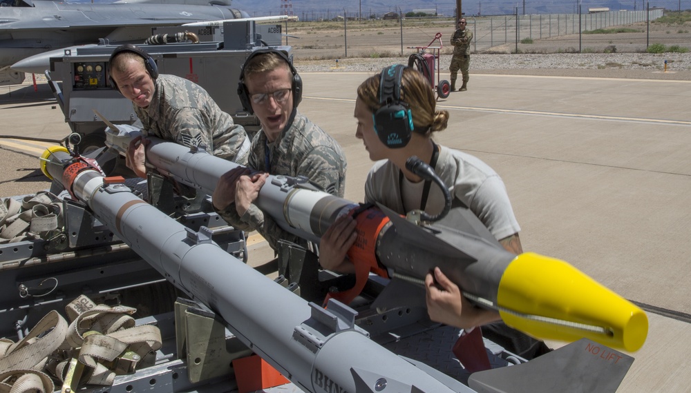 Loading the AIM-9X