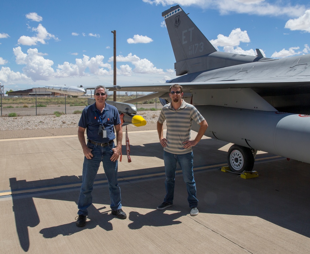 Test Engineers with AIM-9X