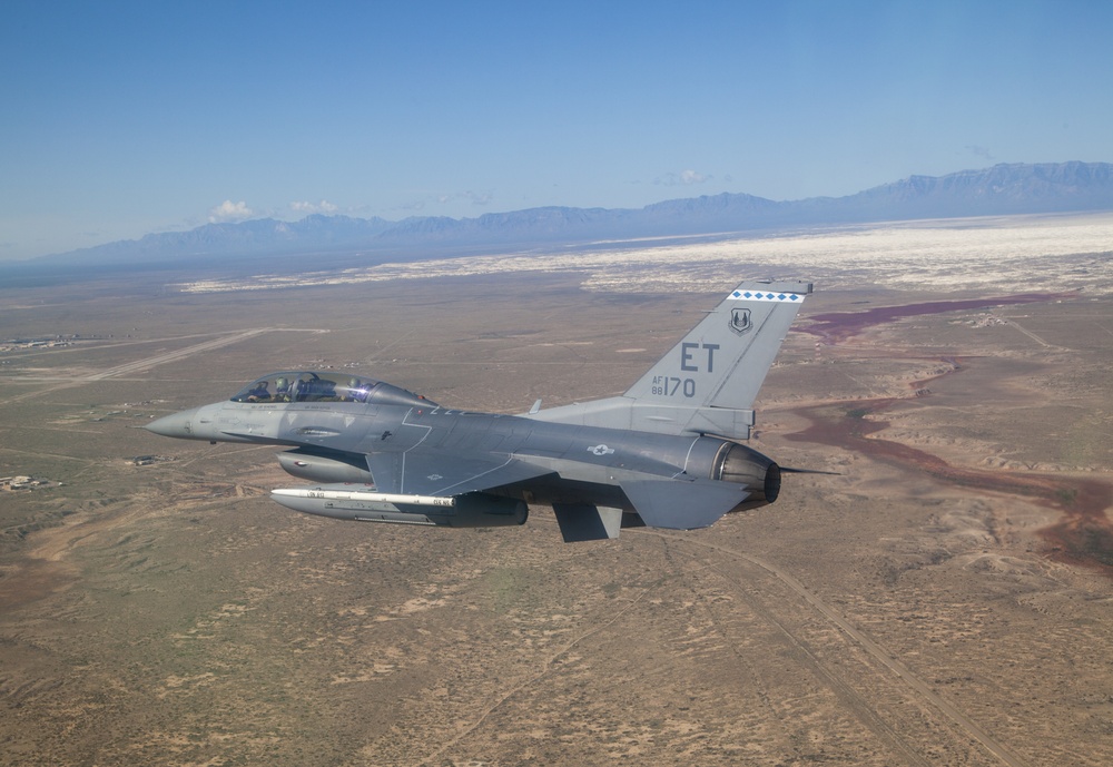 F-16 Returns to Holloman AFB