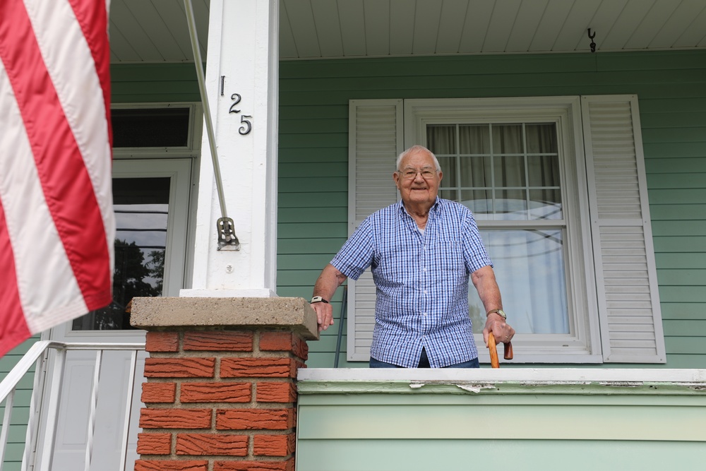 Army Medicine honors 96-year-old  World War II Combat Medic