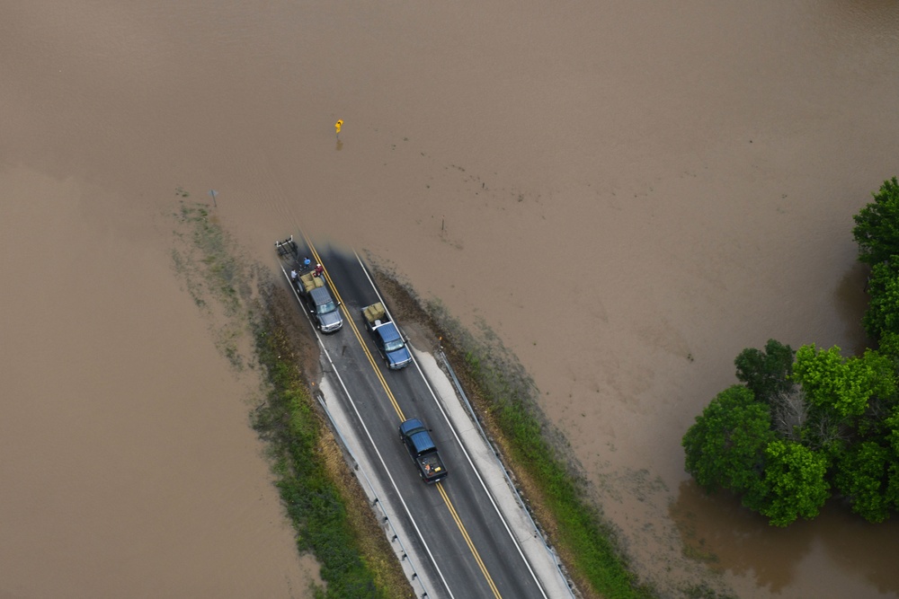 Okla. Gov., Tulsa Mayor assess flooding