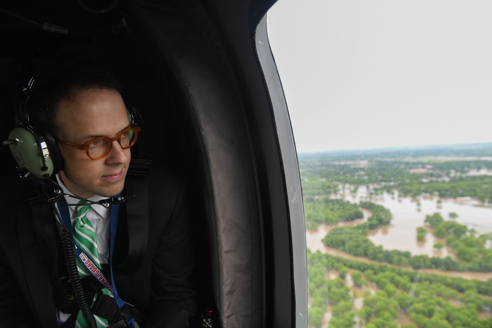 Okla. Gov., Tulsa Mayor assess flooding