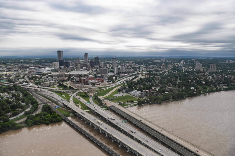 Okla. Gov., Tulsa Mayor assess flooding