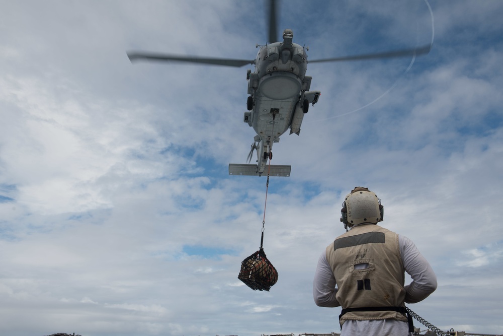 DVIDS - Images - Chung-Hoon, HSM-37 conduct VERTREP training [Image 1 of 4]