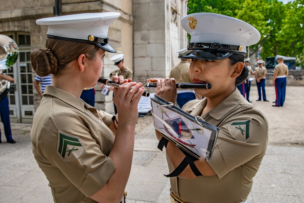 1st Marine Division Band Visits Paris