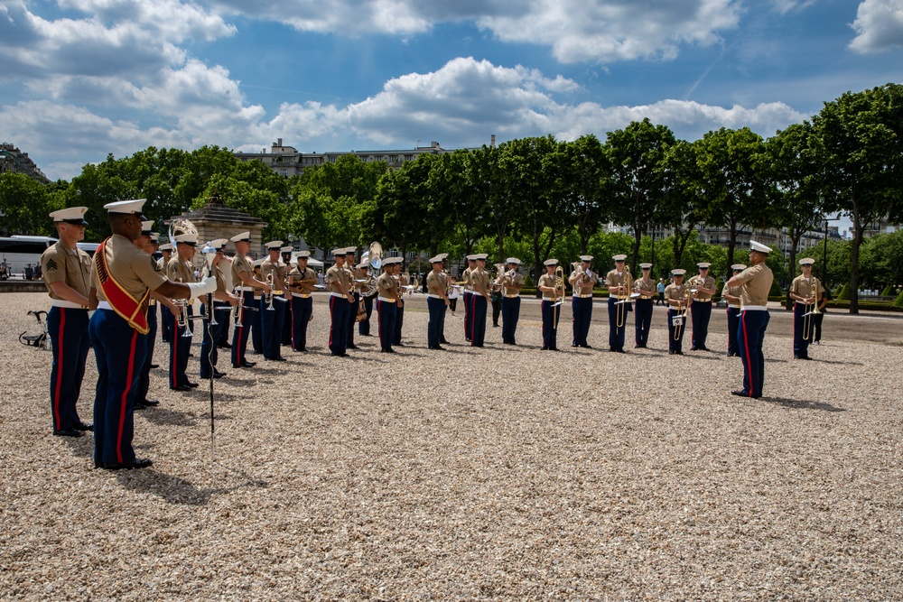 1st Marine Division Band Visits Paris