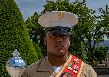 1st Marine Division Band Visits Paris