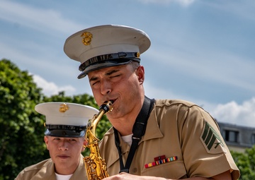 1st Marine Division Band Visits Paris