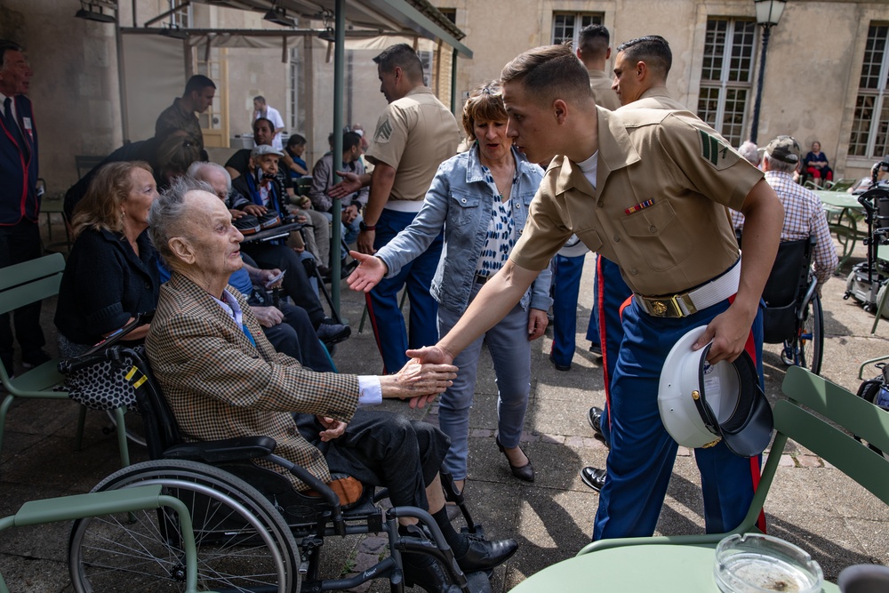 1st Marine Division Band Visits Paris