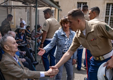 1st Marine Division Band Visits Paris