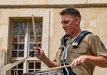 1st Marine Division Band Visits Paris