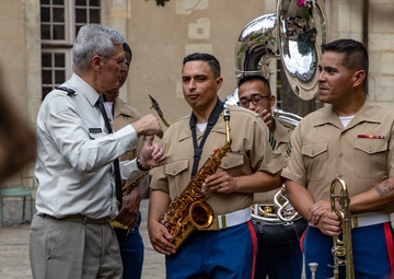 1st Marine Division Band Visits Paris