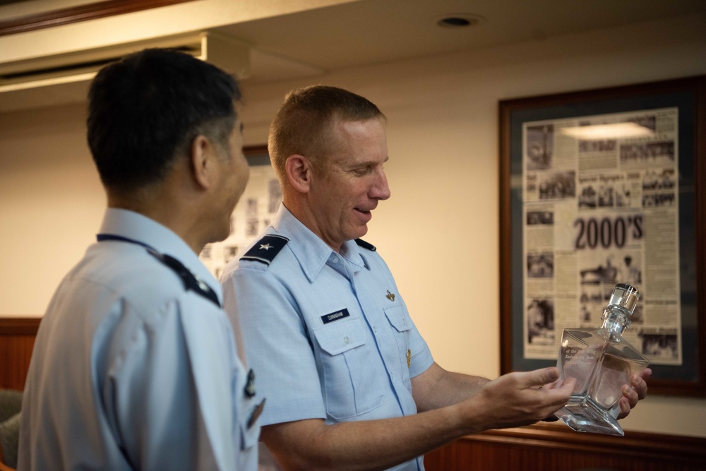 JASDF Chief of Staff, U.S. Forces Japan commander visit Okinawa