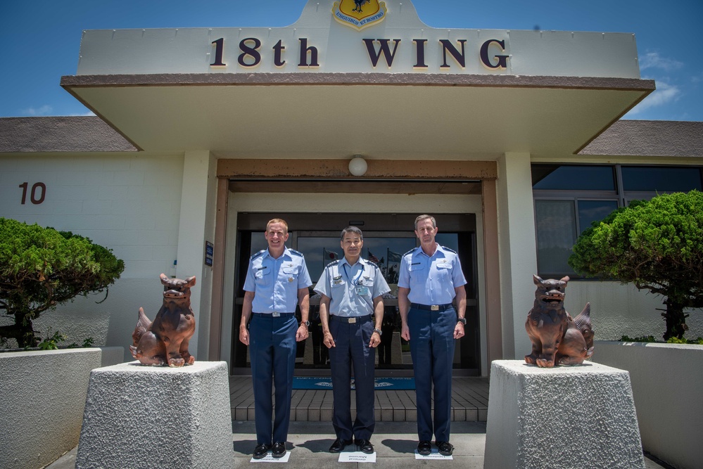 JASDF Chief of Staff, U.S. Forces Japan commander visit Okinawa