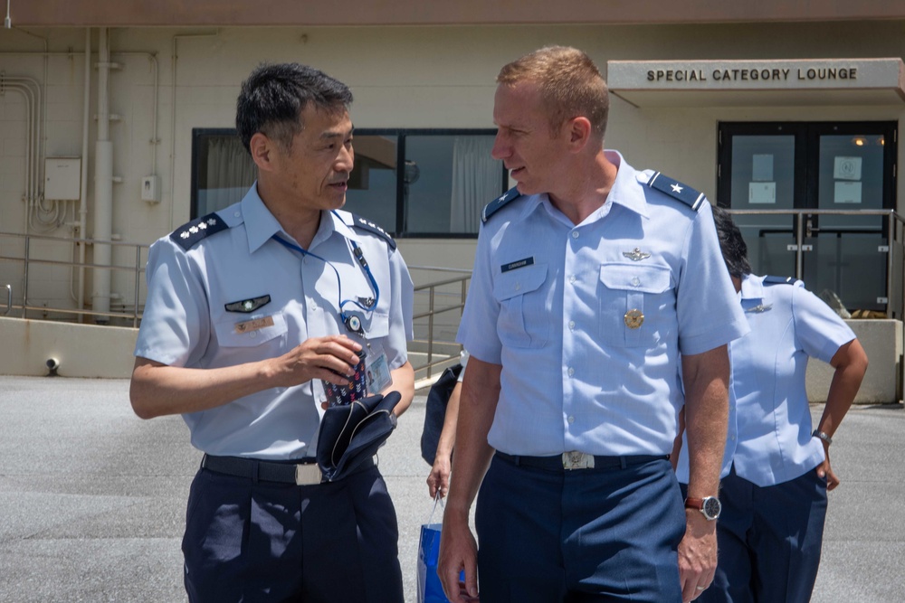 JASDF Chief of Staff, U.S. Forces Japan commander visit Okinawa