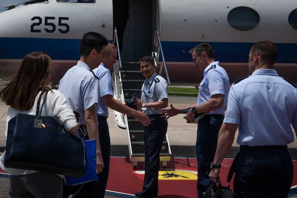 JASDF Chief of Staff, U.S. Forces Japan commander visit Okinawa