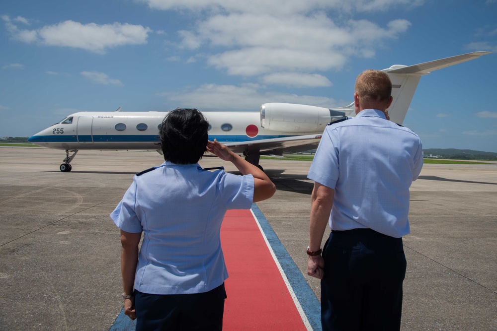 JASDF Chief of Staff, U.S. Forces Japan commander visit Okinawa