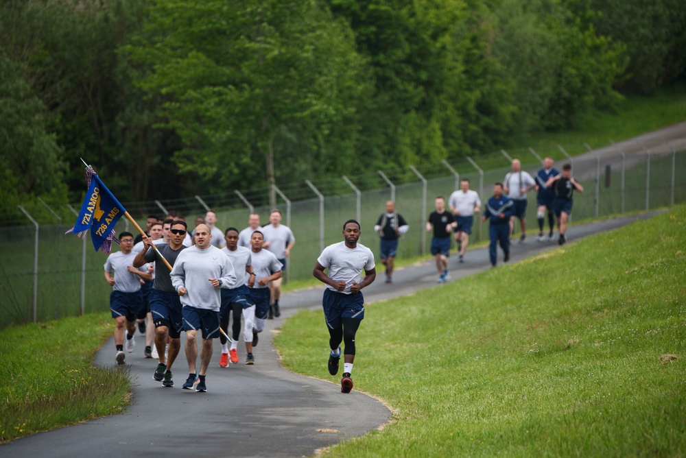 Port Dawgs run to remember their fallen