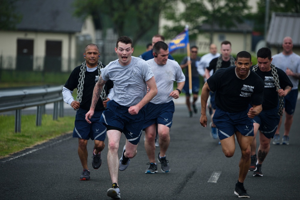 Port Dawgs run to remember their fallen