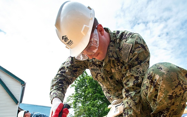 Service Members Renovate Home with Habitat for Humanity