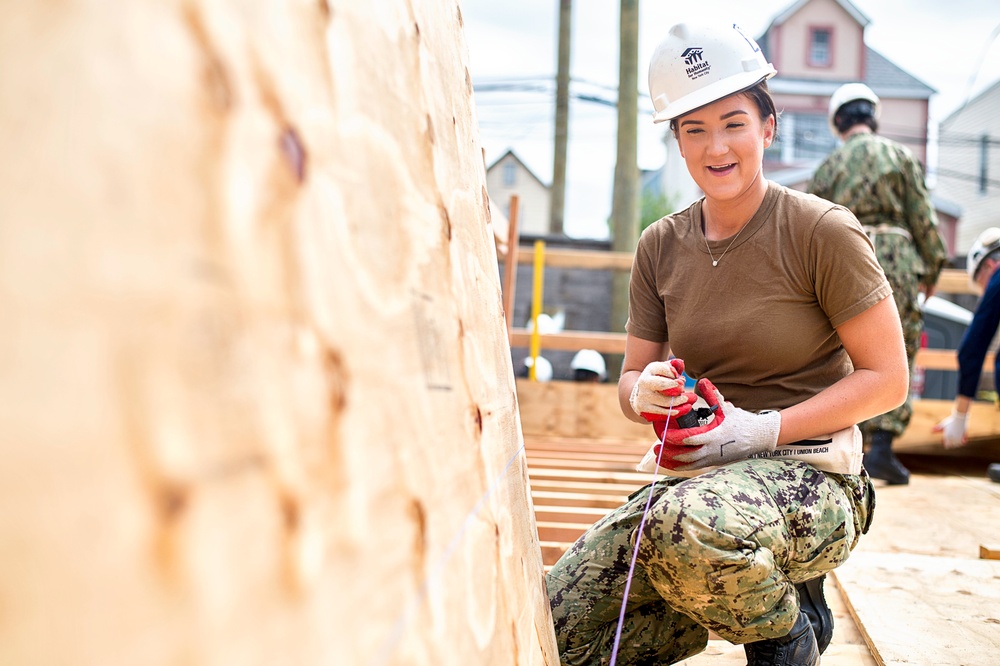 Service Members Renovate Home with Habitat for Humanity