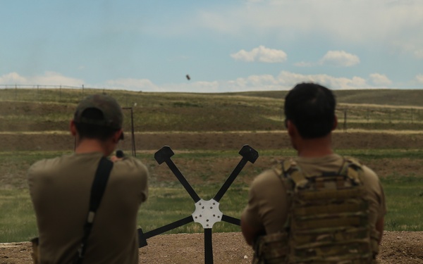 10th Group Green Berets, K9s, and Law Enforcement training together