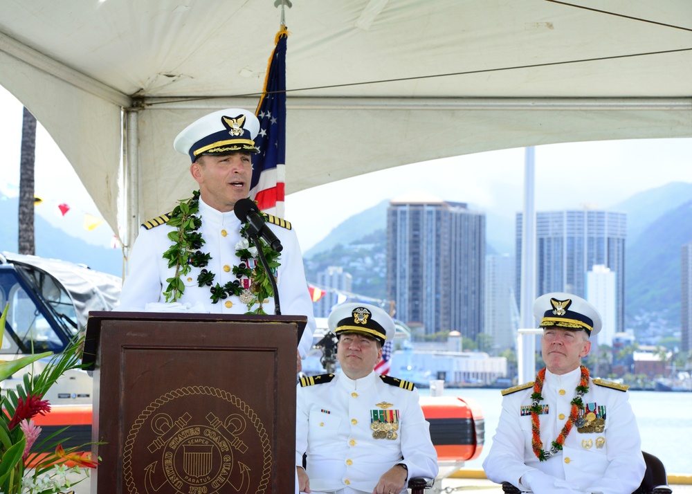 Sector Honolulu holds change of command
