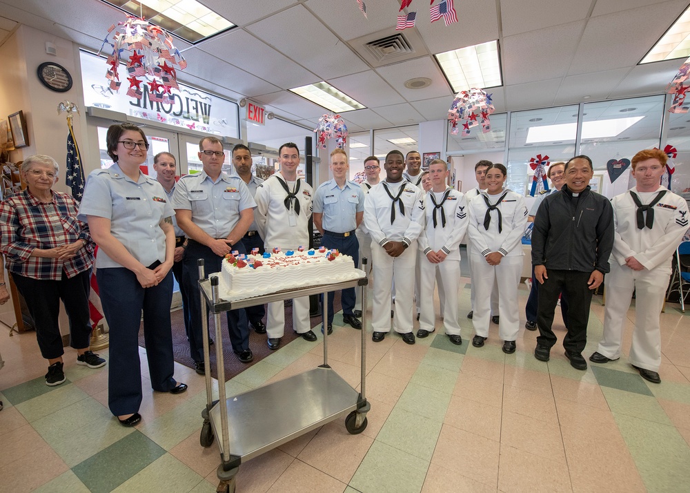 Service Members Visit Senior Center