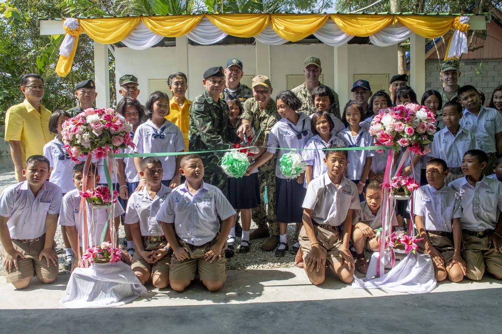 Pacific Partnership 2019 Conducts Ribbon Cutting Ceremony at Ban Mabfugthong School